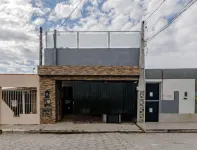 Casa com Piscina Churrasqueira e Ar Condicionado