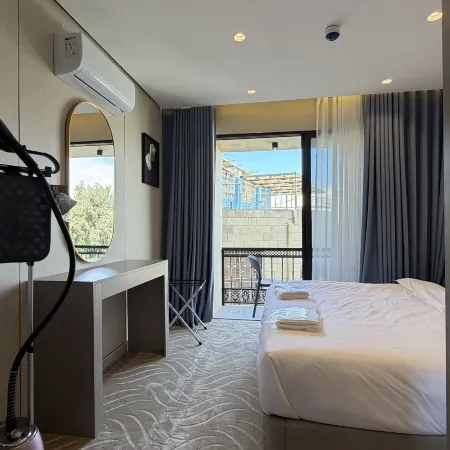 203 tara-JRE Jabal Al Lweibdeh with stunning view