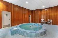 Best Western Plus the Arden Park Hotel - Hot Tub