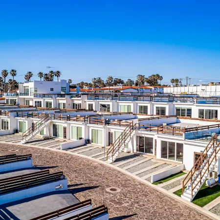 Bright Dog-Friendly Suite with Kitchenette, Heated Outdoor Pool, Hot Tub, Patio