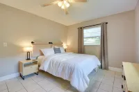 3 Mi to Riverwalk: Pet-Friendly Home w/ Yard! - spa