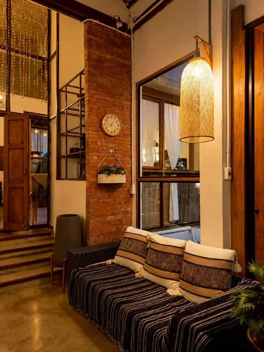 รูปภาพของWhite Wall Riverfront Hotel