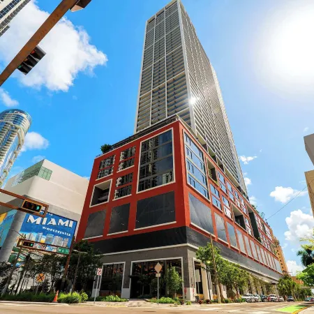 Natiivo Building - Walkable to South Beach - We Host