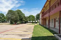 Garland Inn & Suites near Dallas TX - 2 stjerner
