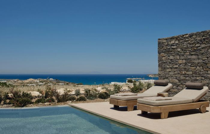 Orosea, Paros, Autograph Collection