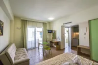 Athina Beach Hotel - 3-Star