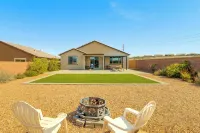 Extended-stay Tucson Escape w/ Office & EV Charger - 3-Star