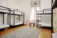 Top House Hostel - Hostels