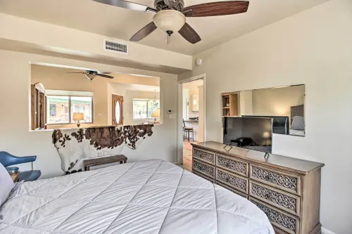 Lovely Tucson Home w/ Private Pool & Hot Tub! - Homestays