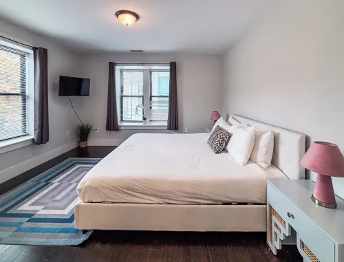 D79 Spacious 5-bedroom house with Roofdeck near Boston! - Wifi
