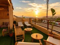 Banana Surf Camp - Yoga Vibe and Retreat - Hostels