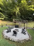 The Red Dog Chalet Couples Retreat w/ Hot Tub - Alppimaja