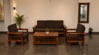 Lime Tree 2 BHK Serviced Apartment Golf Course - Pensions