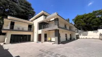 Braham Lodge- The Metaphor - Villas
