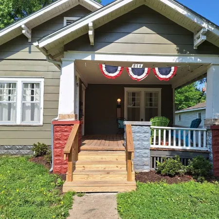 Renovated Bungalow with Cozy Gas Fireplace Hotels in Iola