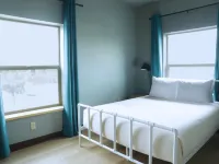 Brewster Hall - Apartments