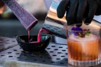 Athina Luxury Suites - bar