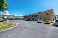 Sahara Courtyard Inn Penticton - Motels