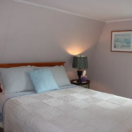 Cozy Apartment Overlooking Mount Washington in Rural Country Setting