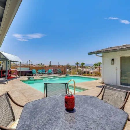 2 Mi to Lake Havasu State Park: Home w/ Pool!