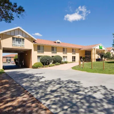 Ibis Styles Canberra Các khách sạn gần Trung tâm Mua sắm Kingston