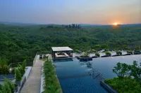 Courtyard Mahabaleshwar - Pools