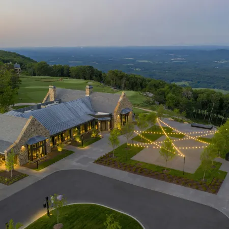 Cloudland at McLemore Resort Lookout Mountain, Curio by Hilton