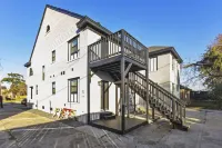 2BR Loft Near TSU + Med Center | In-Unit Laundry | Third Ward Houston 2 - Condos