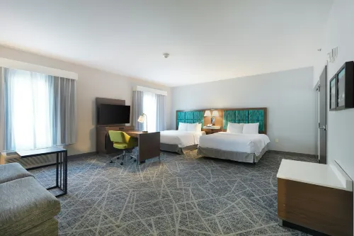 Hampton Inn & Suites Tulsa/Central - 2-Star