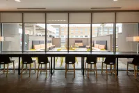 Home2 Suites by Hilton Phoenix Airport North - Pet-friendly