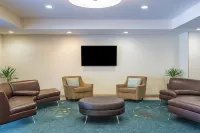 Candlewood Suites BLOOMINGTON by IHG - parking