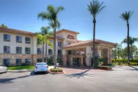 Hampton Inn & Suites Ontario - Bãi đậu xe