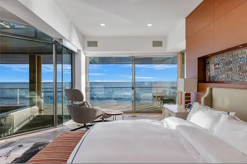 Malibu Glass Estate in Malibu - 수영장