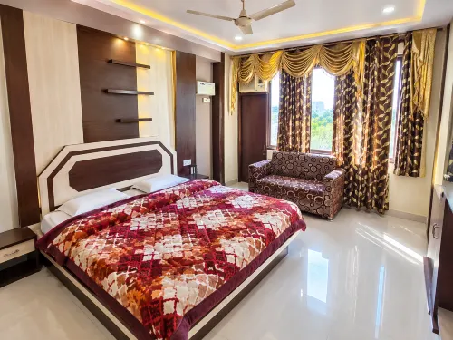 Goroomgo Shakuntala Katra - ห้องครัว