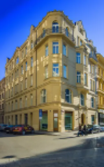 Hotel Golden Crown Hoteles cerca de Cabeza de Kafka