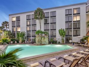 Doubletree by Hilton Fort Myers at Bell Tower Shops