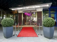 Hollywood Media Hotel Hoteles cerca de Teatro Schiller