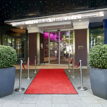 Hollywood Media Hotel