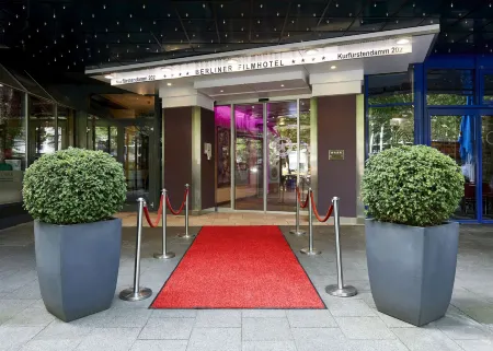 Hollywood Media Hotel