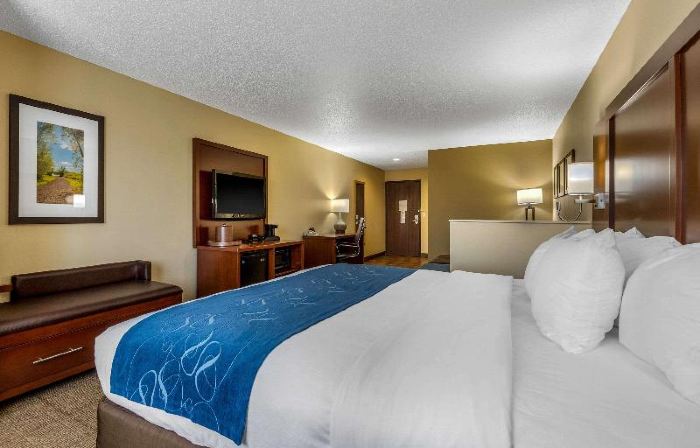 Comfort Suites