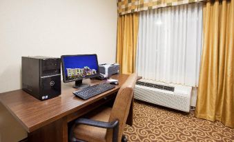 Holiday Inn Express & Suites Niagara Falls