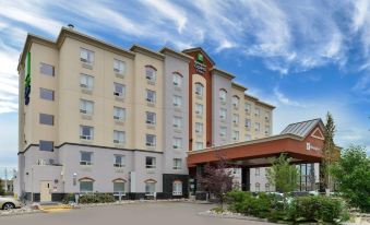 Holiday Inn Express & Suites Edmonton North