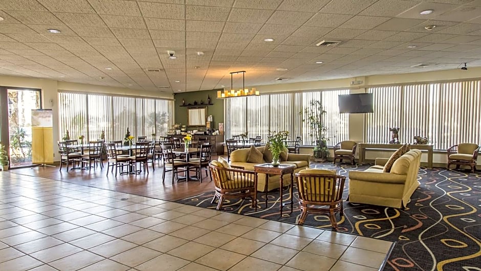 Quality Inn & Suites Sebring North at Sun 'N Lake