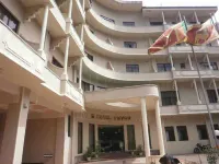 Devon Hotel  호텔