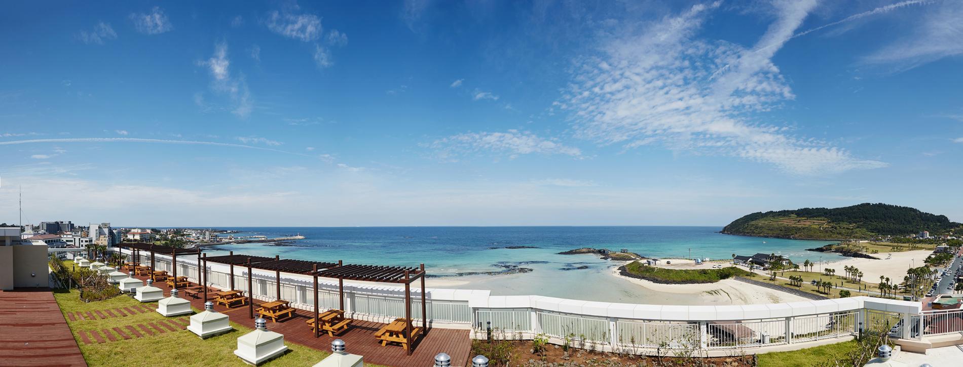 Artstay Hamdeok Beach Hotel
