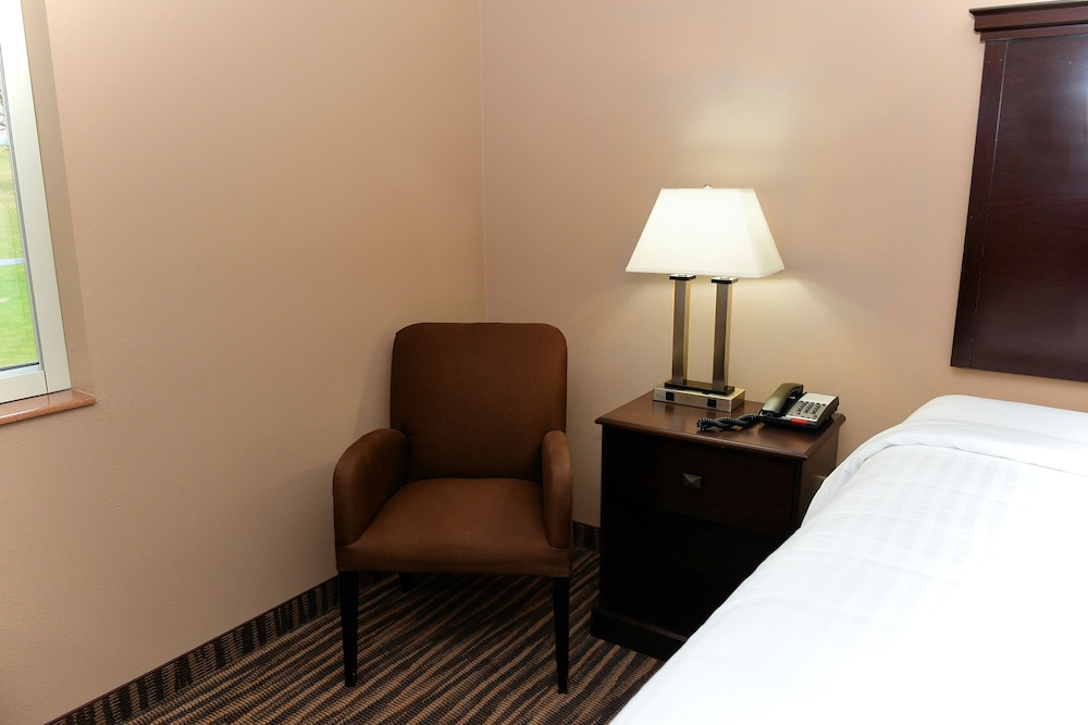 Cobblestone Inn & Suites - Denison Majestic Hills