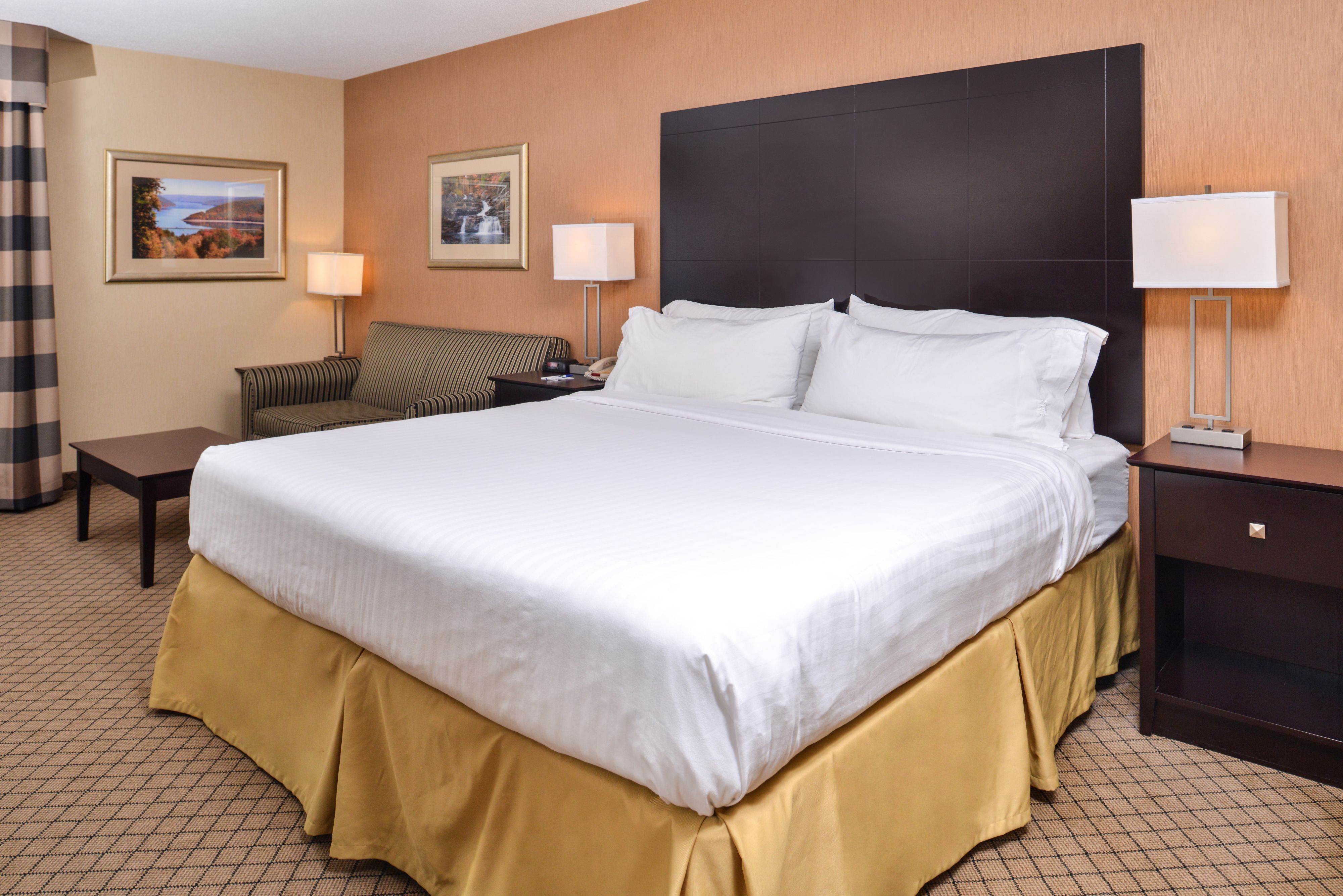 Holiday Inn Express Lewisburg - New Columbia, an Ihg Hotel