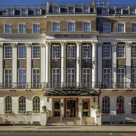 Hilton London Euston Отели рядом с достопримечательностью «Площадь Гордон-сквер»