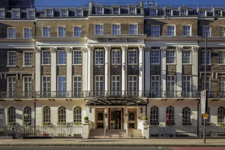 Hilton London Euston Отели рядом с достопримечательностью «Library and Museum of Freemasonry»