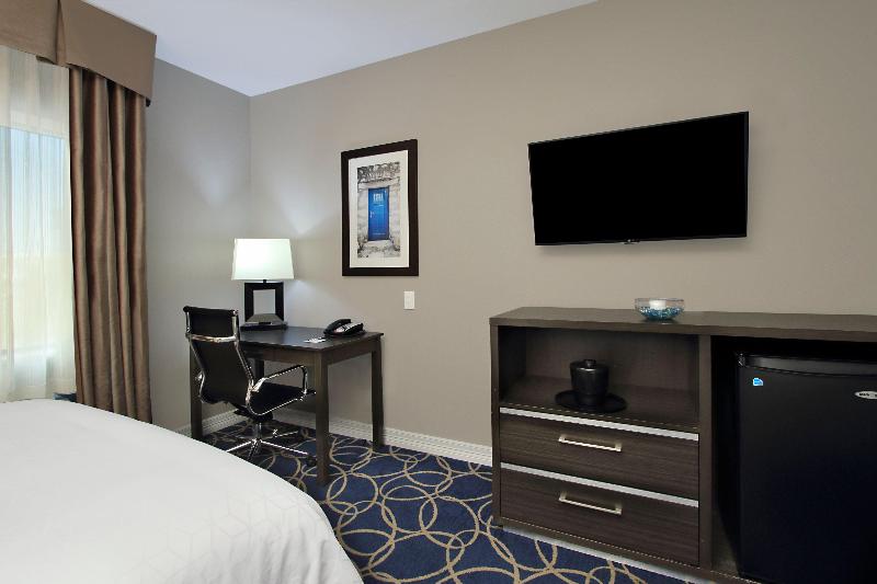 Holiday Inn Express and Suites Houston North - IAH Area, an Ihg Hotel